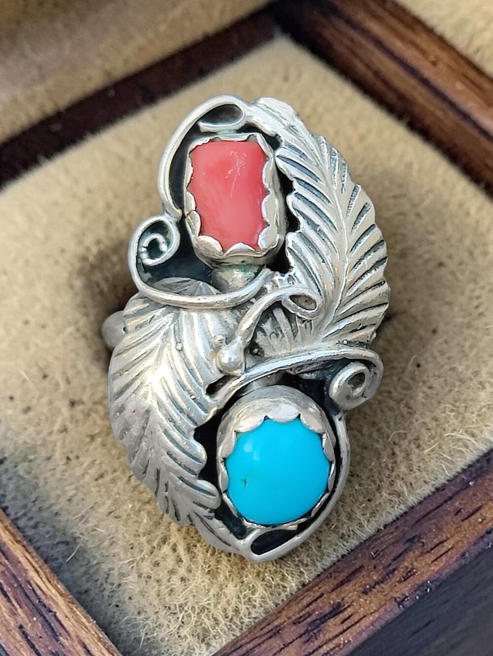 Vintage Sterling Navajo Signed Coral And Turquoise Feather Ring
